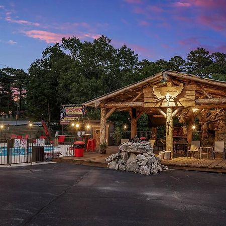 Stonegate Lodge King Bed Wifi 50In Roku Tv Salt Water Pool Room #102 Eureka Springs Eksteriør bilde