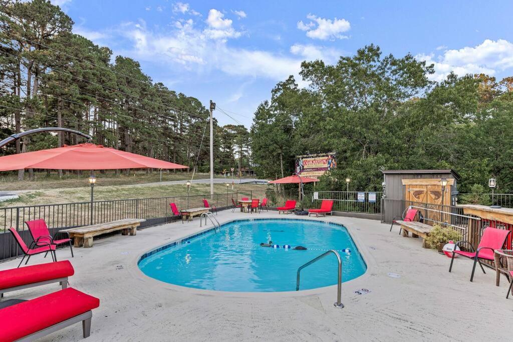 Stonegate Lodge King Bed Wifi 50In Roku Tv Salt Water Pool Room #102 Eureka Springs Eksteriør bilde