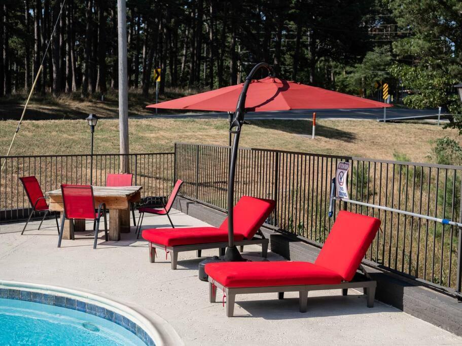Stonegate Lodge King Bed Wifi 50In Roku Tv Salt Water Pool Room #102 Eureka Springs Eksteriør bilde