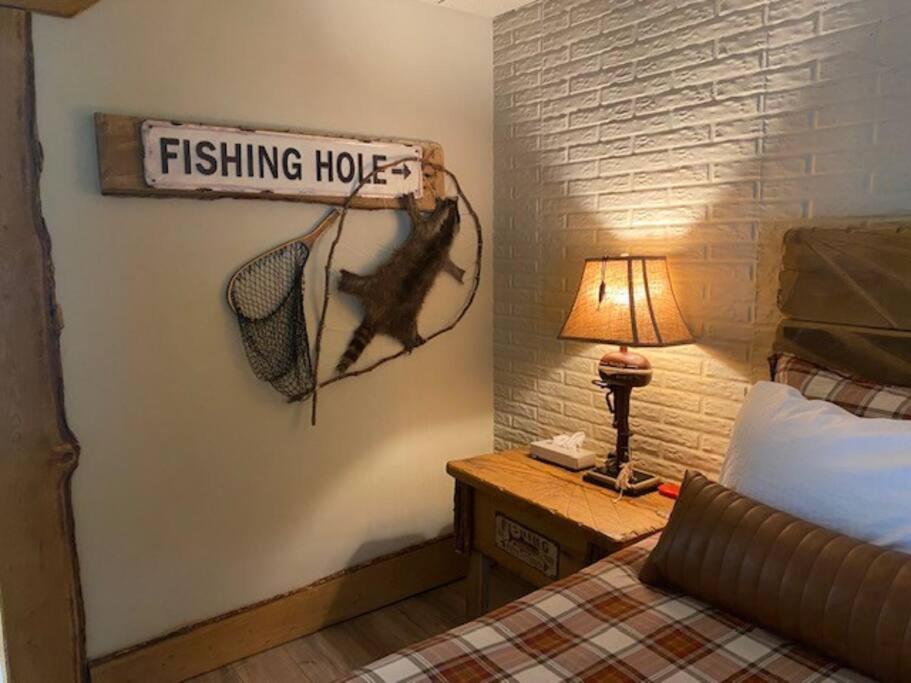 Stonegate Lodge King Bed Wifi 50In Roku Tv Salt Water Pool Room #102 Eureka Springs Eksteriør bilde