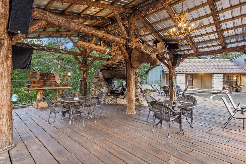 Stonegate Lodge King Bed Wifi 50In Roku Tv Salt Water Pool Room #102 Eureka Springs Eksteriør bilde